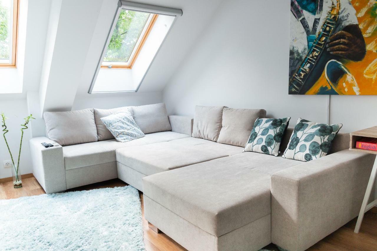 Cozy Flat In The Heart Of The City Oradea Exterior foto